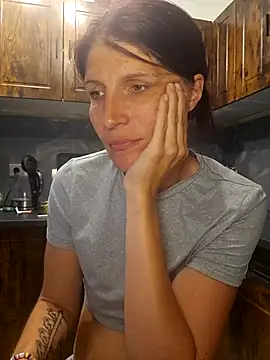 Lenchen  online show from April 2026 07:41:01 PM