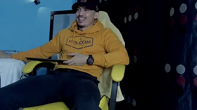 Alex motta online show from October 2025 04:10:02 AM