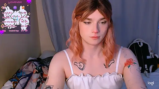 Snapshot of Alice_Hells chatting on January 2025 04:44:01 AM Alice Hells online show from January 2025 04:44:01 AM