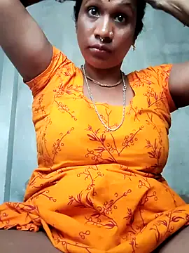 Hotty-dola online show from October 2025 04:04:02 AM