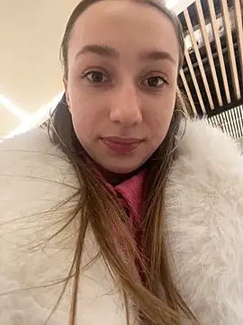 Lia  Love online show from January 2025 01:13:01 PM