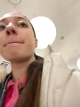 Lia  Love online show from February 2025 01:15:02 PM