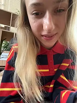 Lia  Love online show from October 2025 12:13:02 PM