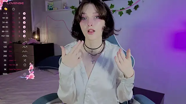 Sweet Paradox online show from October 2025 08:41:01 PM