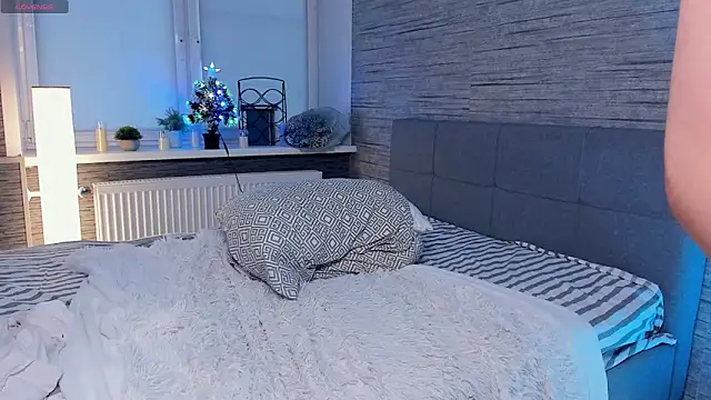 MerylHedley online show from January 2025 01:27:01 PM