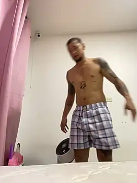 Snapshot of MrSoulMommy chatting on December 2024 06:33:02 AM MrSoulMommy online show from December 2024 06:33:02 AM