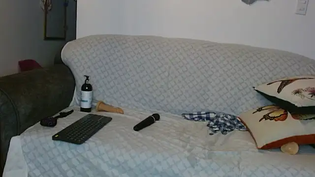 Vanessa Aniston online show from November 2025 09:09:01 AM