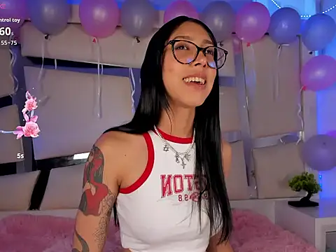 Mis  lola online show from November 2025 09:15:01 PM