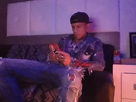 oiram27 online show from November 2025 03:27:02 PM