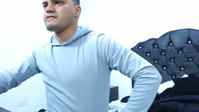 Snapshot of Group_Lustt chatting on February 2025 03:39:02 AM Group Lustt online show from February 2025 03:39:02 AM