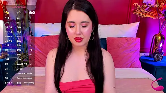 Mayzzie online show from April 2026 07:18:01 PM