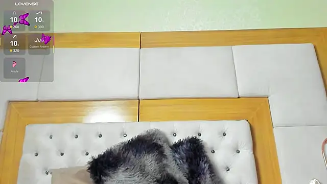 Selenecollins online show from November 2025 03:13:02 PM