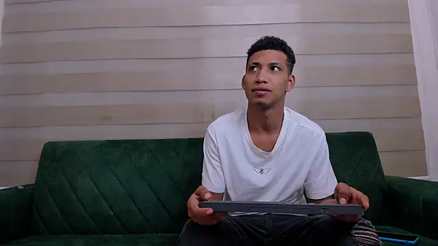 Snapshot of hard_guysbb chatting on October 2025 06:33:01 AM hard guysbb online show from October 2025 06:33:01 AM