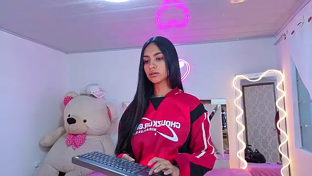 Jazmin tay online show from November 2025 11:58:01 AM