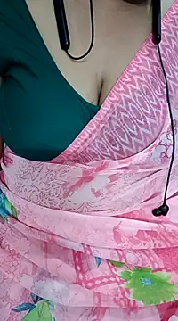 Snapshot of Yours_Radika chatting on December 2024 07:57:01 PM Yours Radika online show from December 2024 07:57:01 PM