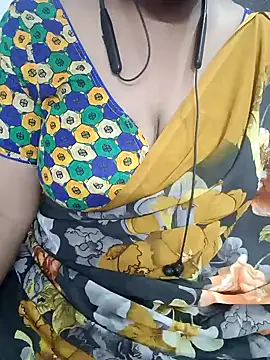 Snapshot of Yours_Radika chatting on December 2024 04:08:02 PM Yours Radika online show from December 2024 04:08:02 PM