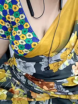 Snapshot of Yours_Radika chatting on December 2024 10:12:02 PM Yours Radika online show from December 2024 10:12:02 PM