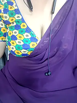 Snapshot of Yours_Radika chatting on January 2025 08:35:01 PM Yours Radika online show from January 2025 08:35:01 PM