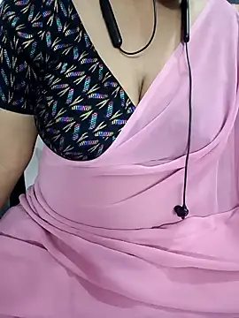 Snapshot of Yours_Radika chatting on January 2025 05:48:01 PM Yours Radika online show from January 2025 05:48:01 PM