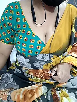 Snapshot of Yours_Radika chatting on February 2025 03:52:02 PM Yours Radika online show from February 2025 03:52:02 PM