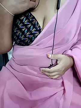 Snapshot of Yours_Radika chatting on February 2025 03:52:01 PM Yours Radika online show from February 2025 03:52:01 PM