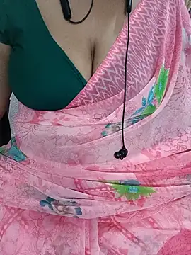 Snapshot of Yours_Radika chatting on February 2025 06:10:02 PM Yours Radika online show from February 2025 06:10:02 PM