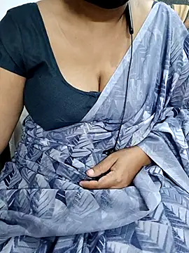 Snapshot of Yours_Radika chatting on March 2025 05:18:01 PM Yours Radika online show from March 2025 05:18:01 PM