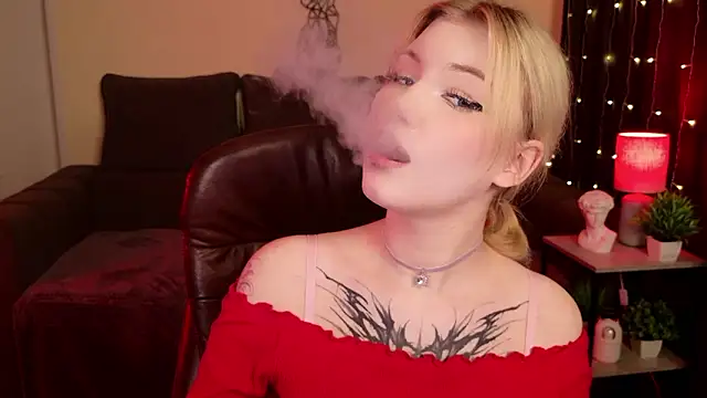 HellenHornny online show from December 2024 12:33:01 PM