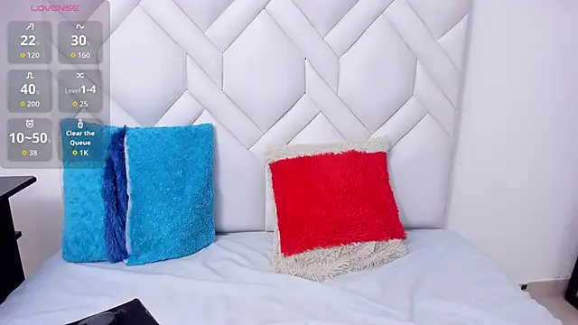 Analia18  online show from November 2025 01:22:04 PM