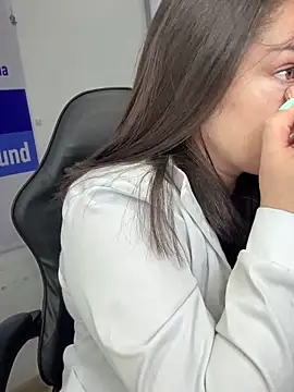 NATHALIA-28  online show from March 2026 12:30:01 PM