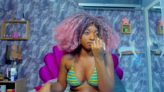 Snapshot of EMMAPARISS chatting on March 2026 12:30:02 PM EMMAPARISS online show from March 2026 12:30:02 PM