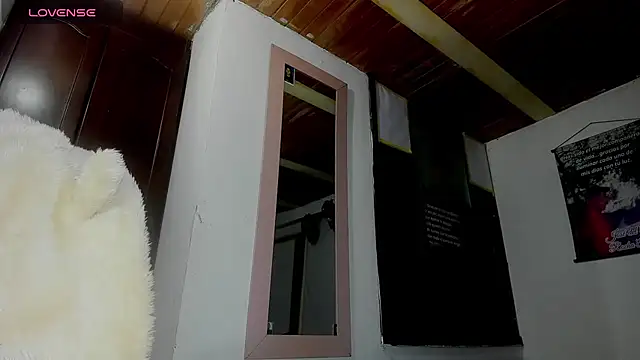 Snapshot of Nenita_Hot_ chatting on October 2025 08:17:01 PM Nenita Hot online show from October 2025 08:17:01 PM