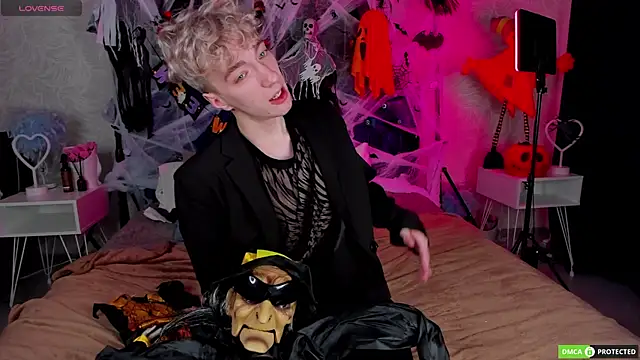 TrevorBenson online show from October 2025 03:18:01 AM