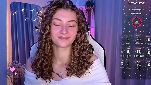 lady curls online show from March 2025 09:15:01 PM