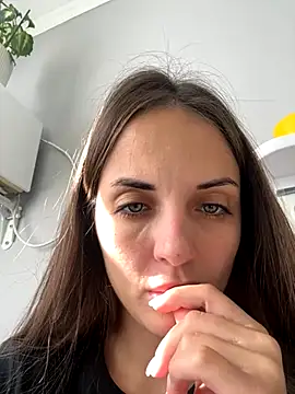 AmiLavs online show from October 2025 06:41:02 AM