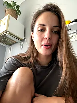 AmiLavs online show from October 2025 10:43:02 AM