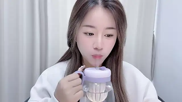 Snapshot of chloe-01 chatting on December 2024 04:42:02 AM chloe-01 online show from December 2024 04:42:02 AM