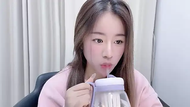 Snapshot of chloe-01 chatting on January 2025 12:29:01 PM chloe-01 online show from January 2025 12:29:01 PM