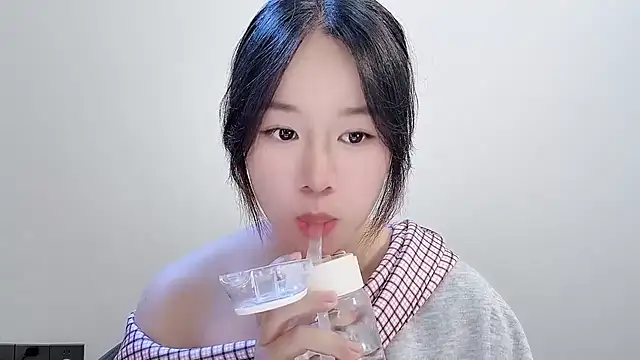 chloe-01 online show from November 2025 03:01:02 AM