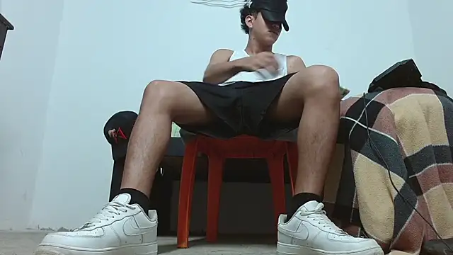 Macho Dom online show from April 2026 10:58:02 PM