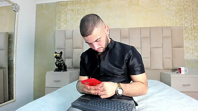 MaximusDick1  online show from October 2025 03:47:02 AM