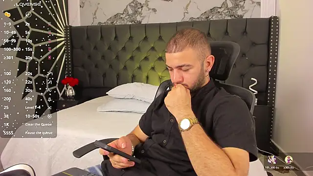 MaximusDick1  online show from June 2026 12:51:02 PM