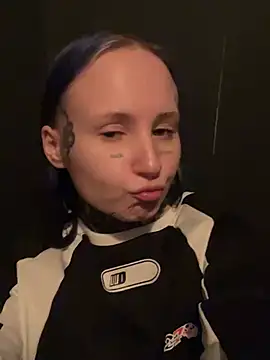 Snapshot of mei_honey_ chatting on January 2025 11:39:02 PM mei honey  online show from January 2025 11:39:02 PM