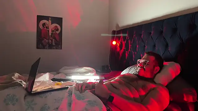 Snapshot of bearcloudcomputa chatting on December 2024 10:47:02 AM bearcloudcomputa online show from December 2024 10:47:02 AM