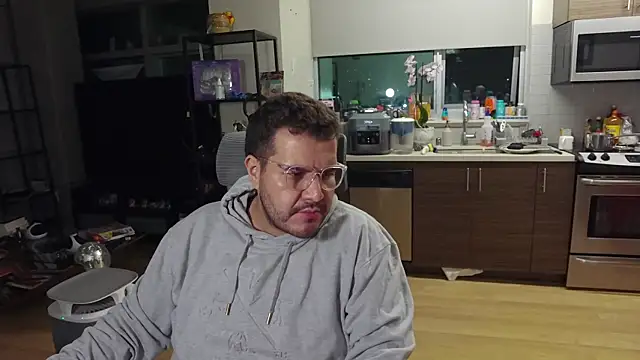 Snapshot of bearcloudcomputa chatting on December 2024 05:53:01 AM bearcloudcomputa online show from December 2024 05:53:01 AM