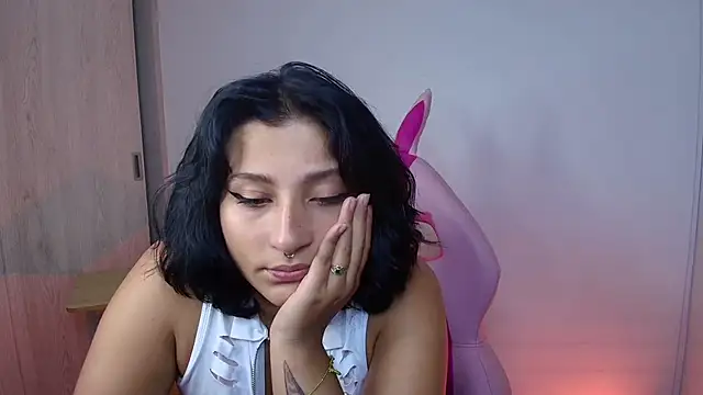 Pauilina online show from January 2025 01:21:02 AM