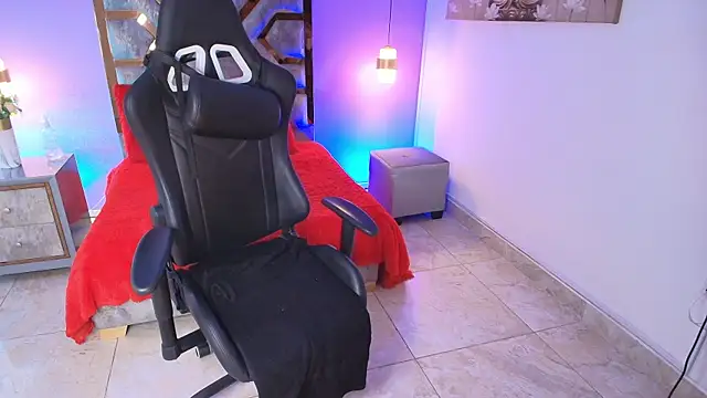 BRITHANY SPARK online show from November 2025 04:01:01 AM