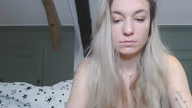 Snapshot of carlaaa chatting on December 2024 09:37:02 PM carlaaa online show from December 2024 09:37:02 PM