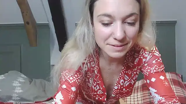 Snapshot of carlaaa chatting on December 2024 09:50:01 PM carlaaa online show from December 2024 09:50:01 PM