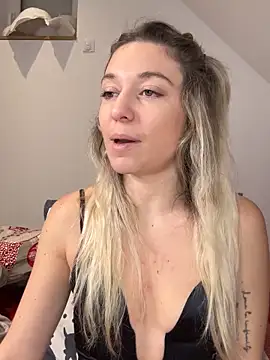 Snapshot of carlaaa chatting on December 2025 10:27:02 PM carlaaa online show from December 2025 10:27:02 PM